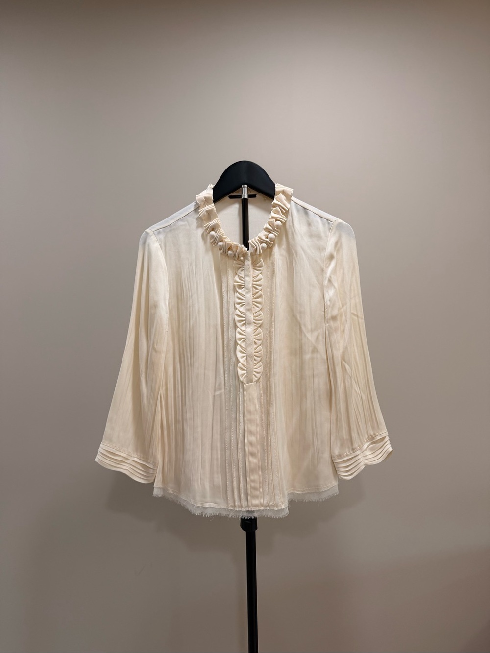 Elie Tahari Cream Ruffle-Neck Pintuck Blouse